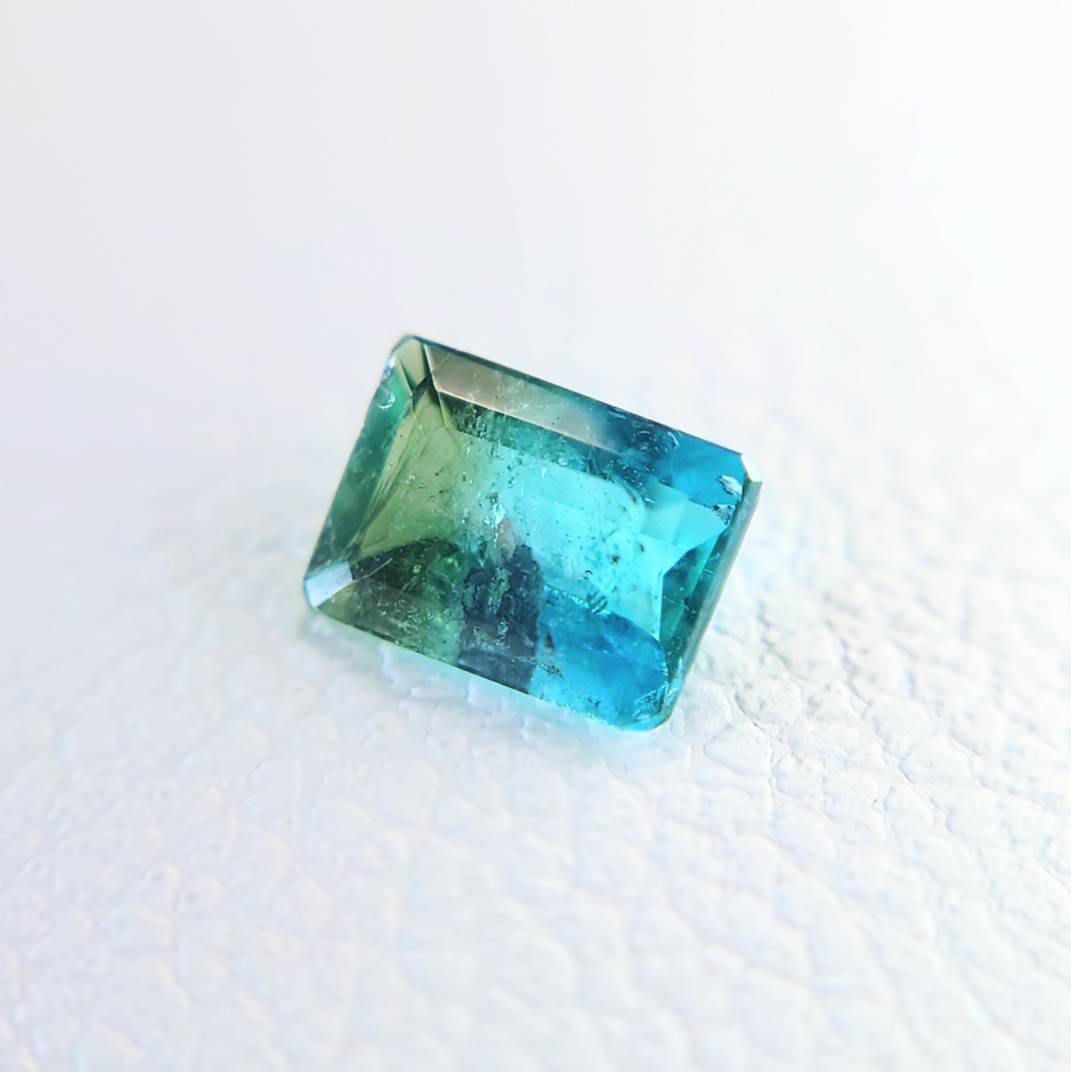 極希少 Paraiba Tourmaline Brazil【Zoned Greenish Blue＆Green】0.26