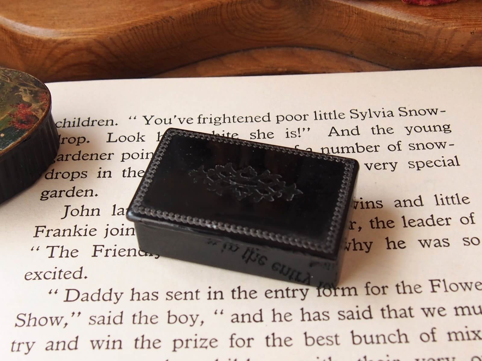 イギリスアンティーク　スナッフボックス　嗅ぎタバコ入れ