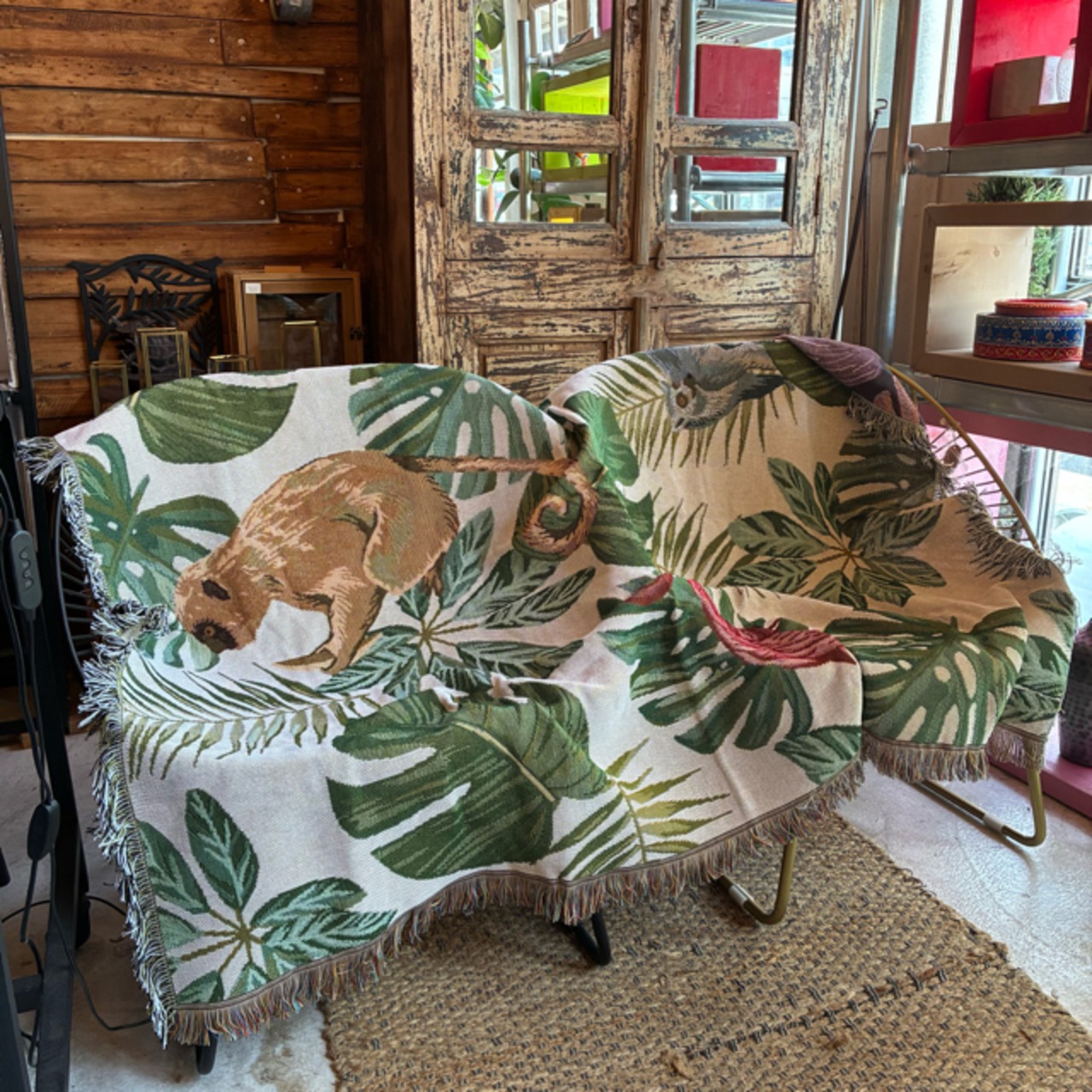 TOPANGA Homefurnishing Botanical Animal Throwket　ボタニカルアニマルスローケット　130×160cm　ベージュ　フラミンゴ　ナマケモノ　ワオキツネザル　　ソファカバー　ベッドカバー　ブランケット　カーテン