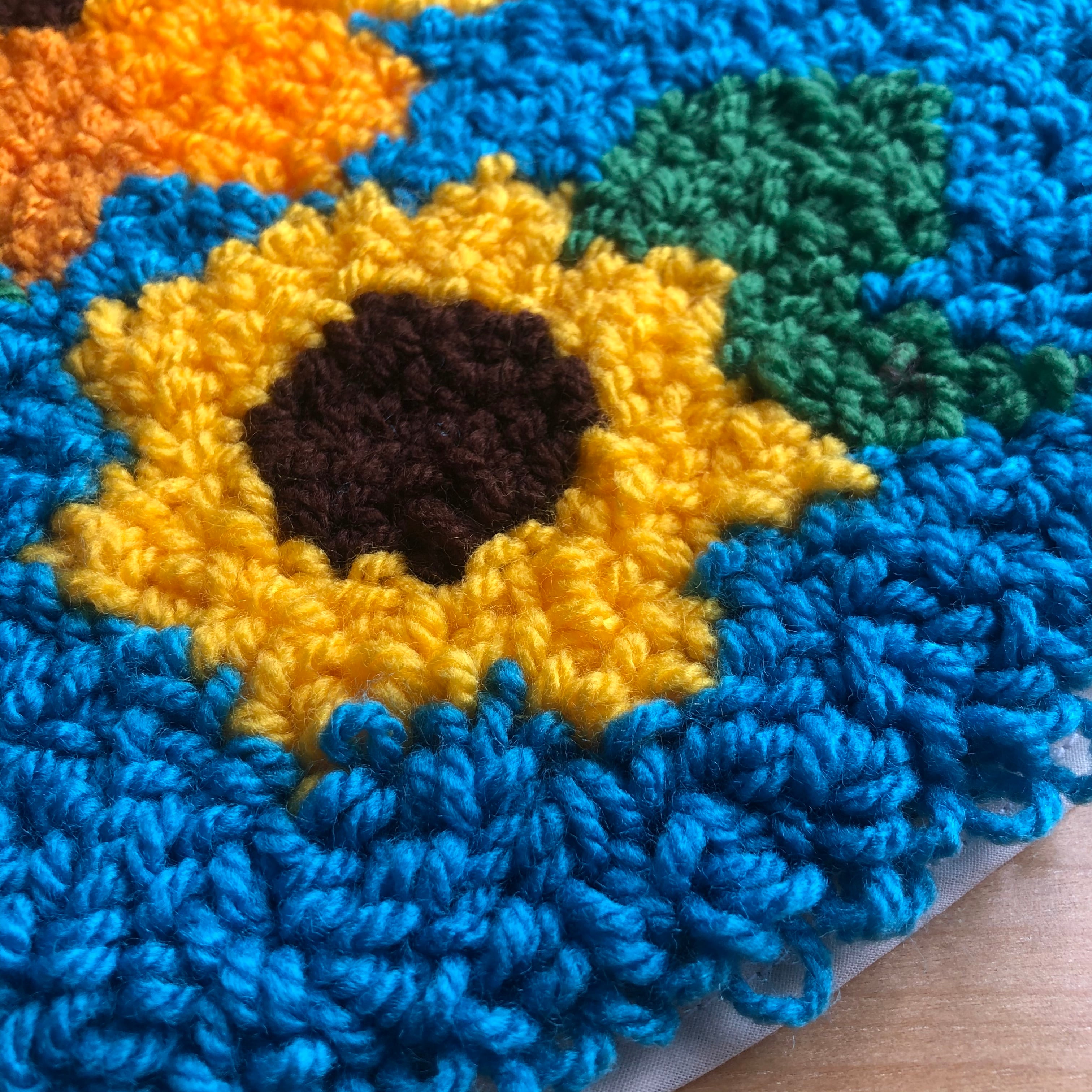 夏が待ち遠しいラグ ひまわり | ラグ屋のニコ