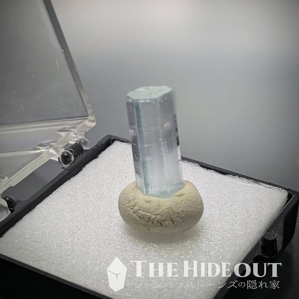 ヒマラヤ産鉱物原石標本001 タプレジュン地区産アクアマリン 世界に