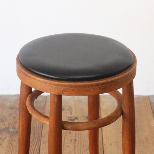 ヴィンテージ 秋田木工 座面張替え済み 丸椅子 スツール イス 腰掛 ベントウッド 曲木 合皮 レザー 黒 レトロ 2/RBT03018