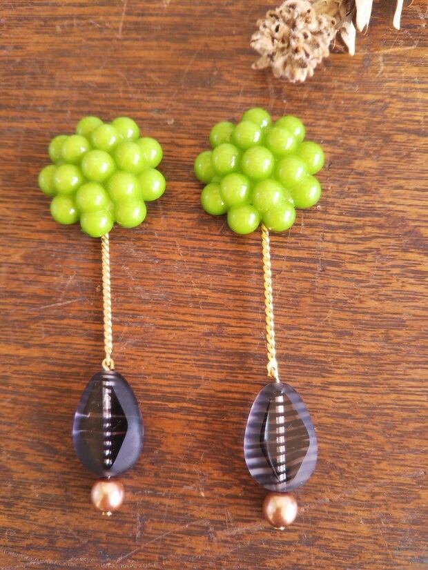 【SALE】【訳あり】つぶつぶボタンのゆらゆらイヤリングorピアス