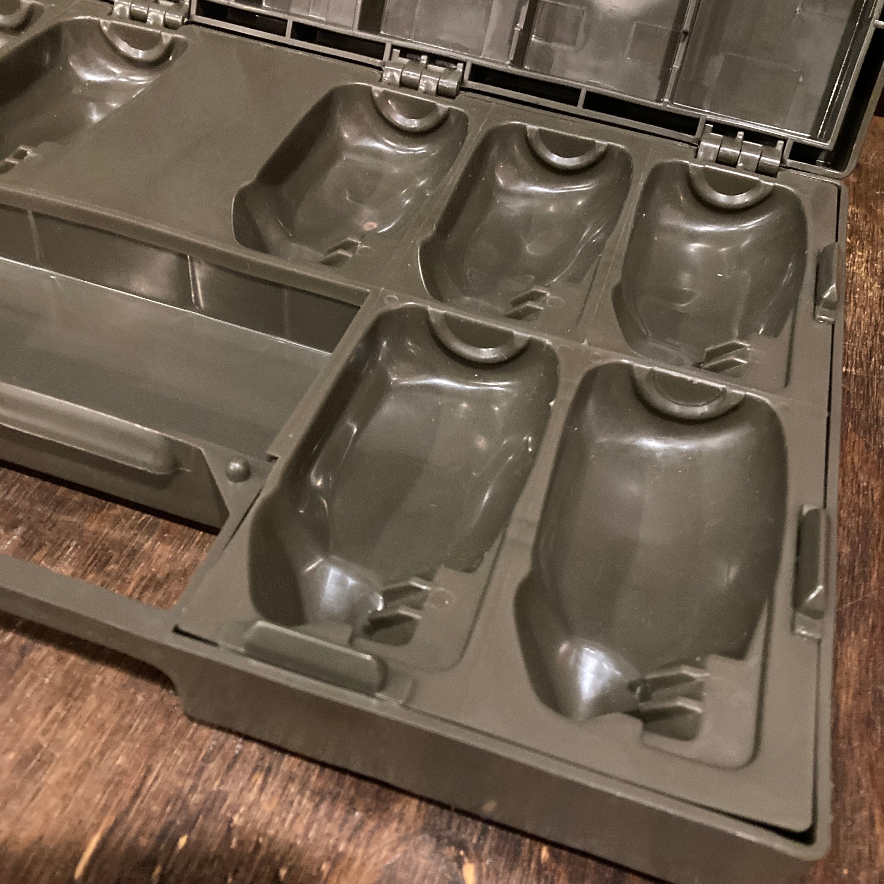 ユーロミリタリー ドイツ軍 グレネードケース 手榴弾ケース ツール