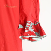 フラダンス 衣装 FANCY DRESS ファンシードレス ワンピース ドレス レッド系 ハイビスカス柄 花柄 植物柄 フリル ハワイアンプリント ハワイアン アロハ フラ ダンス レッスン 練習 ハワイアンダンス サテン 光沢感 赤 黄緑 グリーン系 華やか 鮮やか かわいい おしゃれ 上品