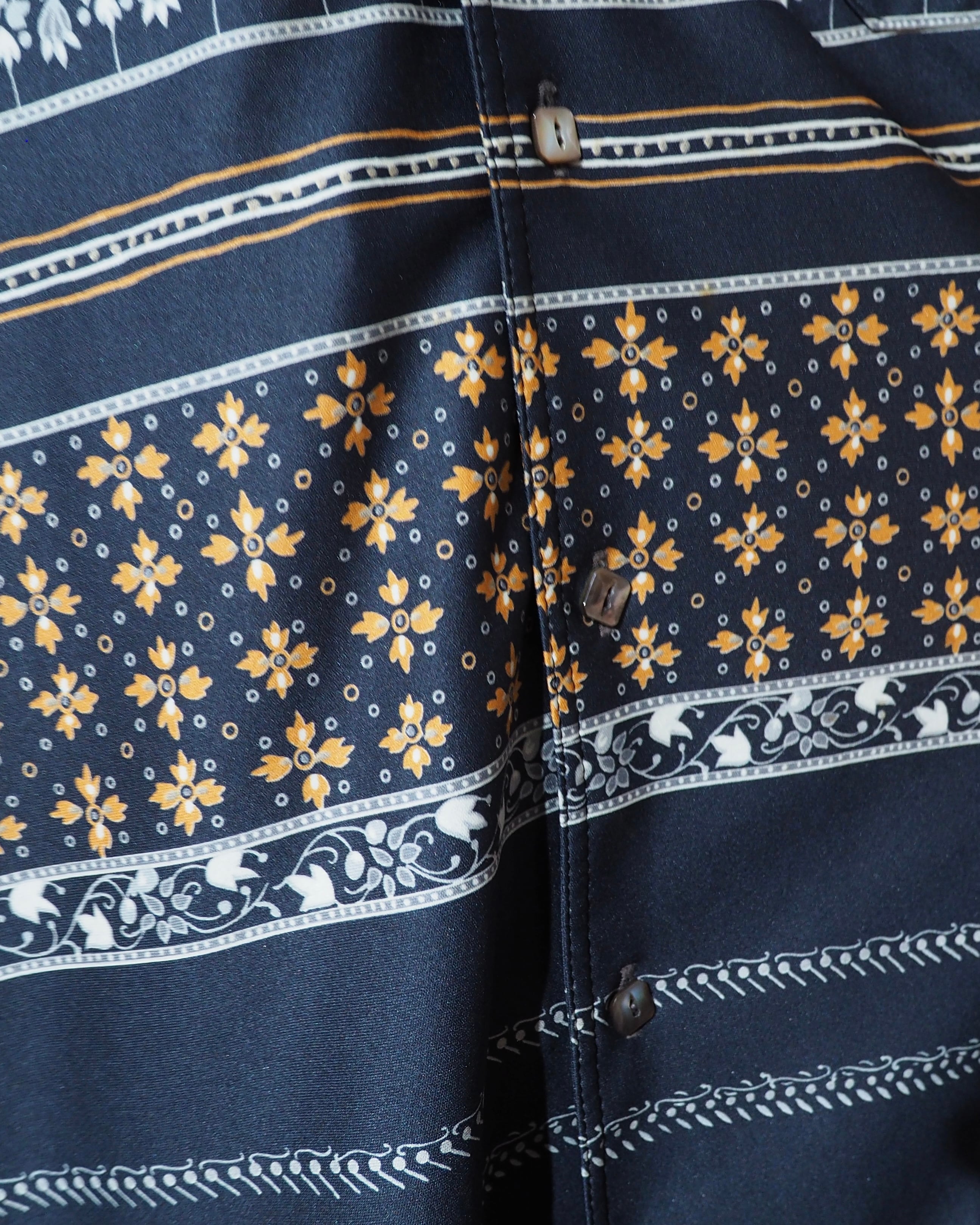 1970 - 80s Beautiful Flower × Paisley Pattern vintage Open collar shirt