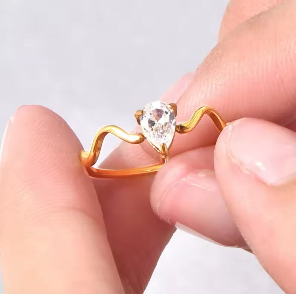 金アレ対応 316L 18k ドロップストーンリング(0688)