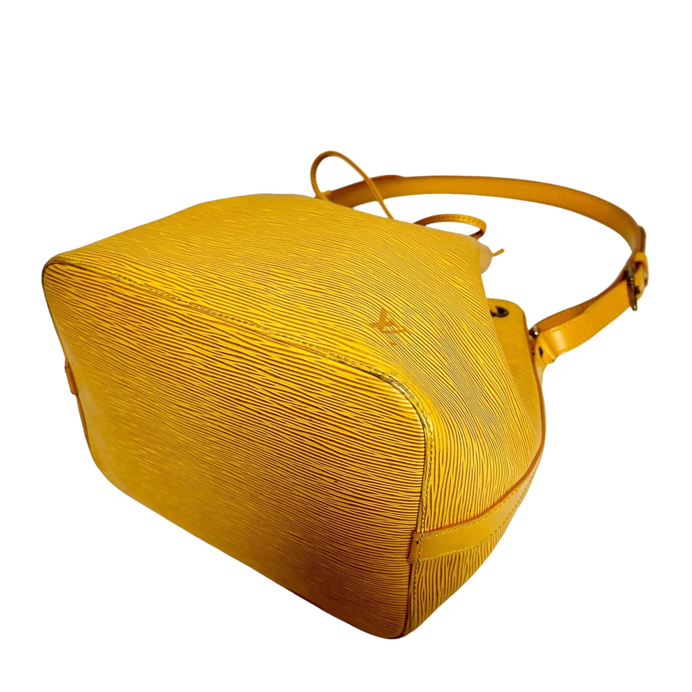 LOUIS VUITTON ルイ・ヴィトン エピ プチノエ イエロー 巾着ショルダー  