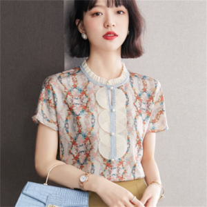 【送料無料】 トップス ブラウス ロング丈 袖あり 半袖 クルーネック プルオーバー フリル 異素材切り替え ビジュー装飾 薄手生地 かわいい 大人可愛い 大人女子 こなれ感 シンプル カジュアル 大人 上品 おしゃれ お洒落 コンサバ エレガント フェミニン ガーリー 花柄 小花柄 夏 20代 30代 40代 レディース 女性用 ママ デート お出かけ お茶会 女子会 休日 演奏会 授業参観 着回し プチプライス デイリーユース 普段使い 韓国 オルチャン ファッション 着痩せ インスタ映え