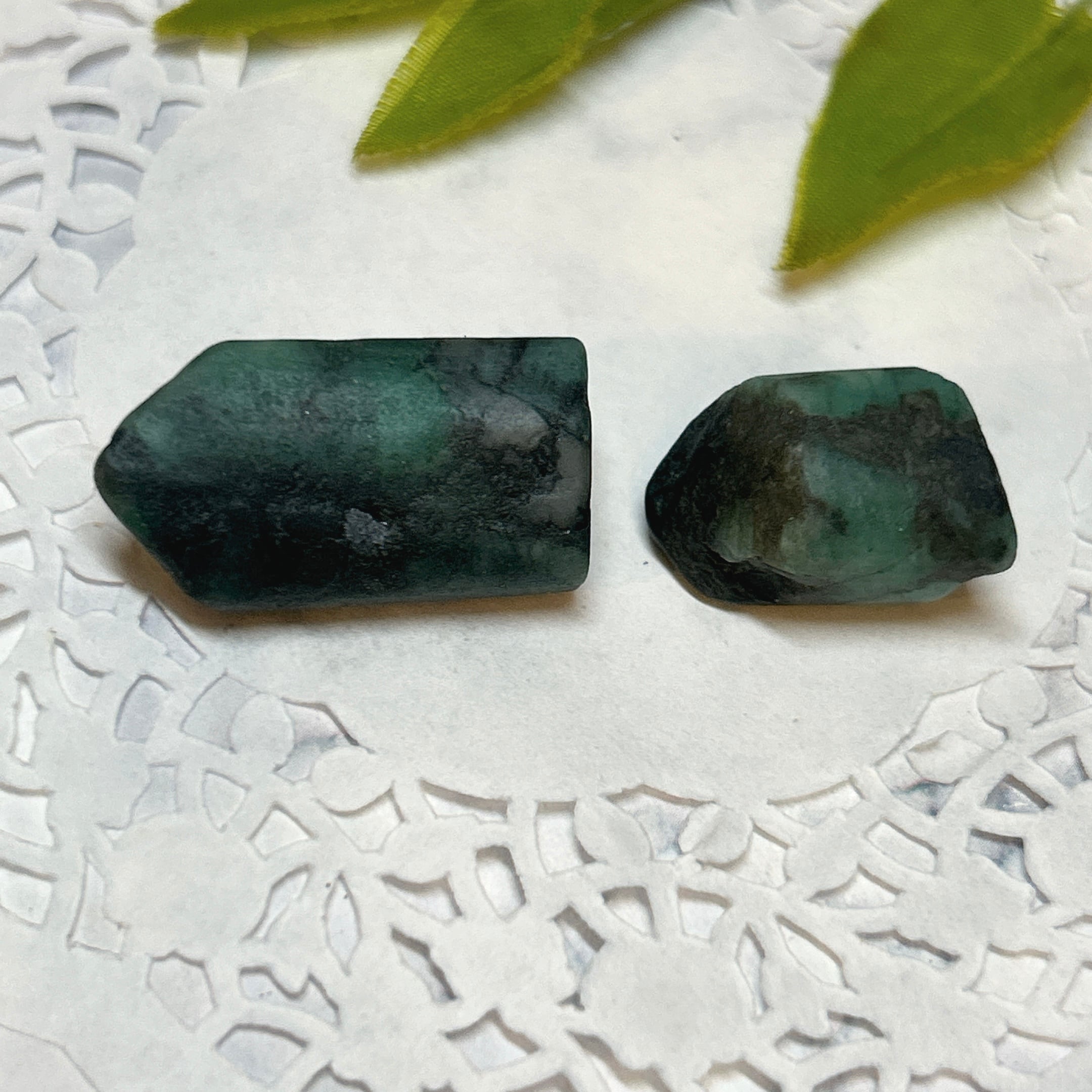 ⌂[原石]エメラルド（翠玉） | クリスタル・ワールド御徒町店