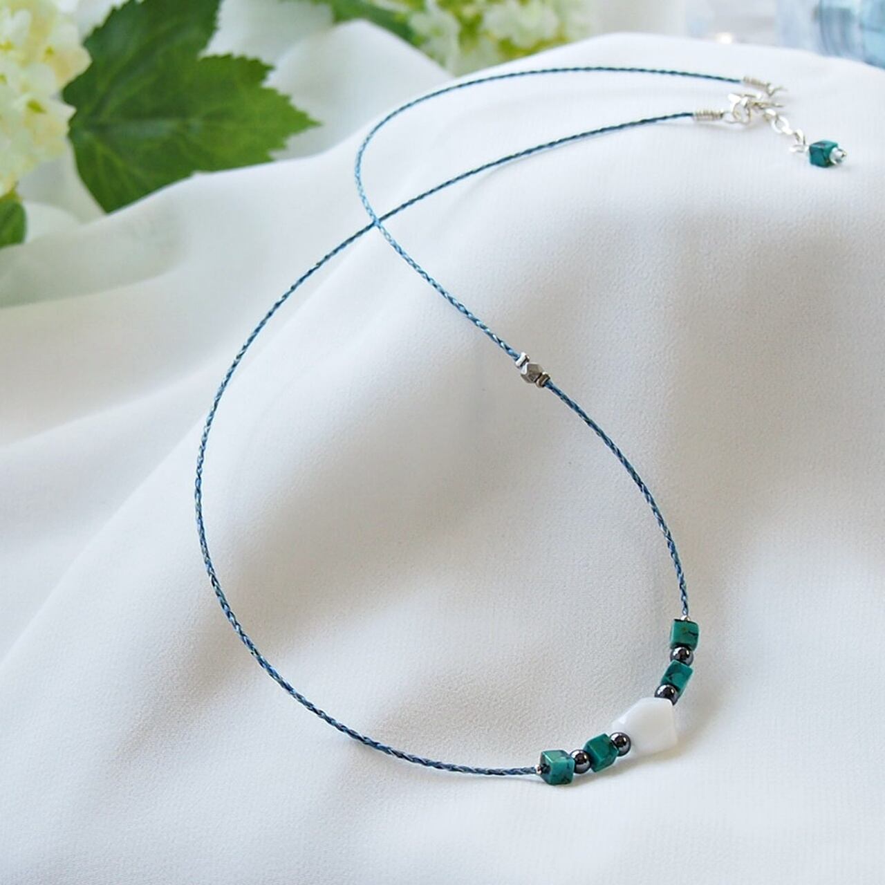 白珊瑚/天然石/手織り絹糸/ネックレス | ChocoRal Jewelry