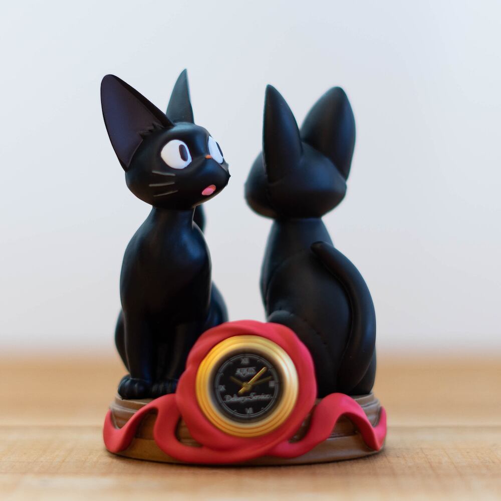 魔女の宅急便 ミニ置き時計 ジジとぬいぐるみジジ ジブリグッズオンライン通販ショップ ジブリグッズファン Ghibligoodsfan