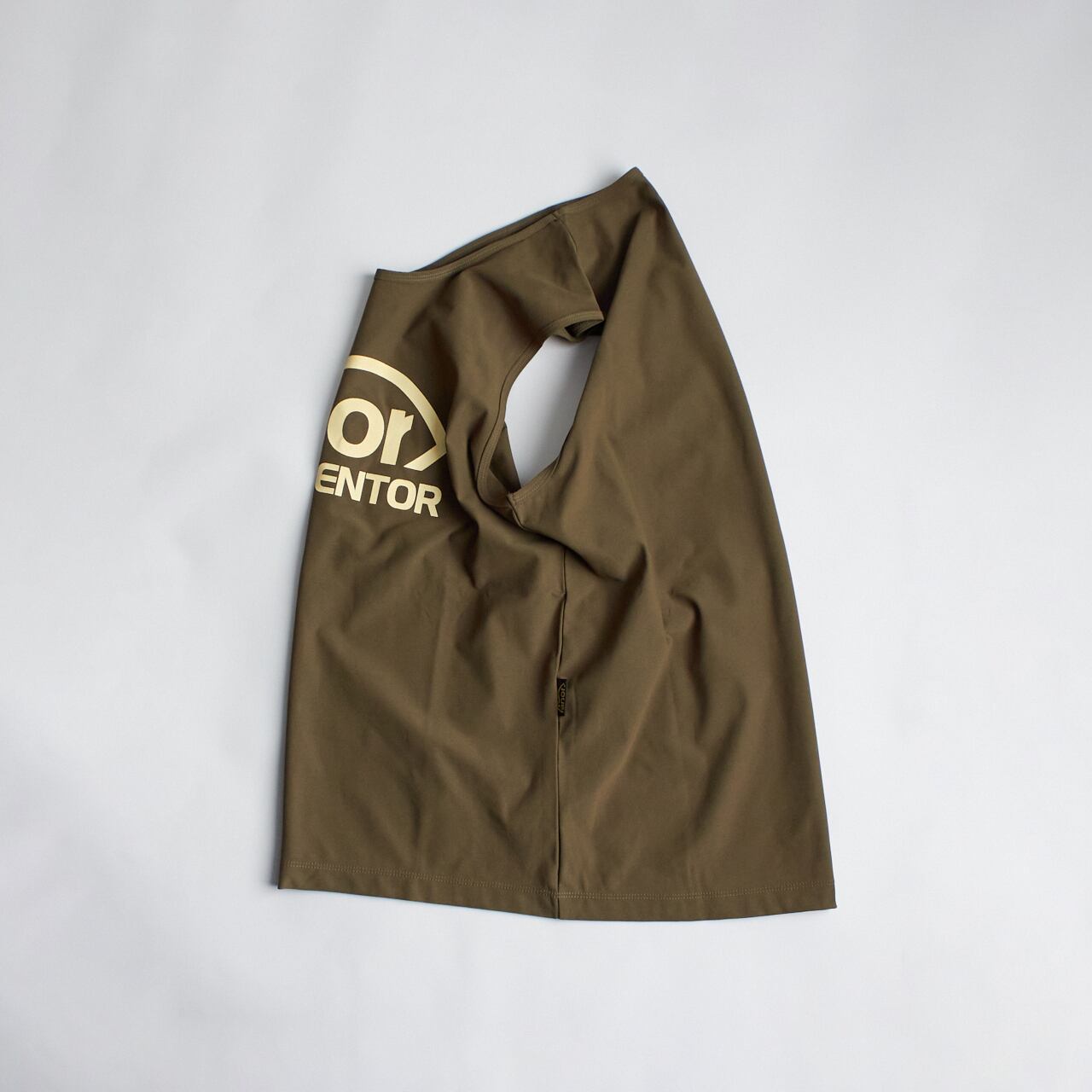 ranor ラナー ノースリーブ Mサイズ　ユニセックス ranor ラナー ノースリーブ Mサイズ ユニセックス