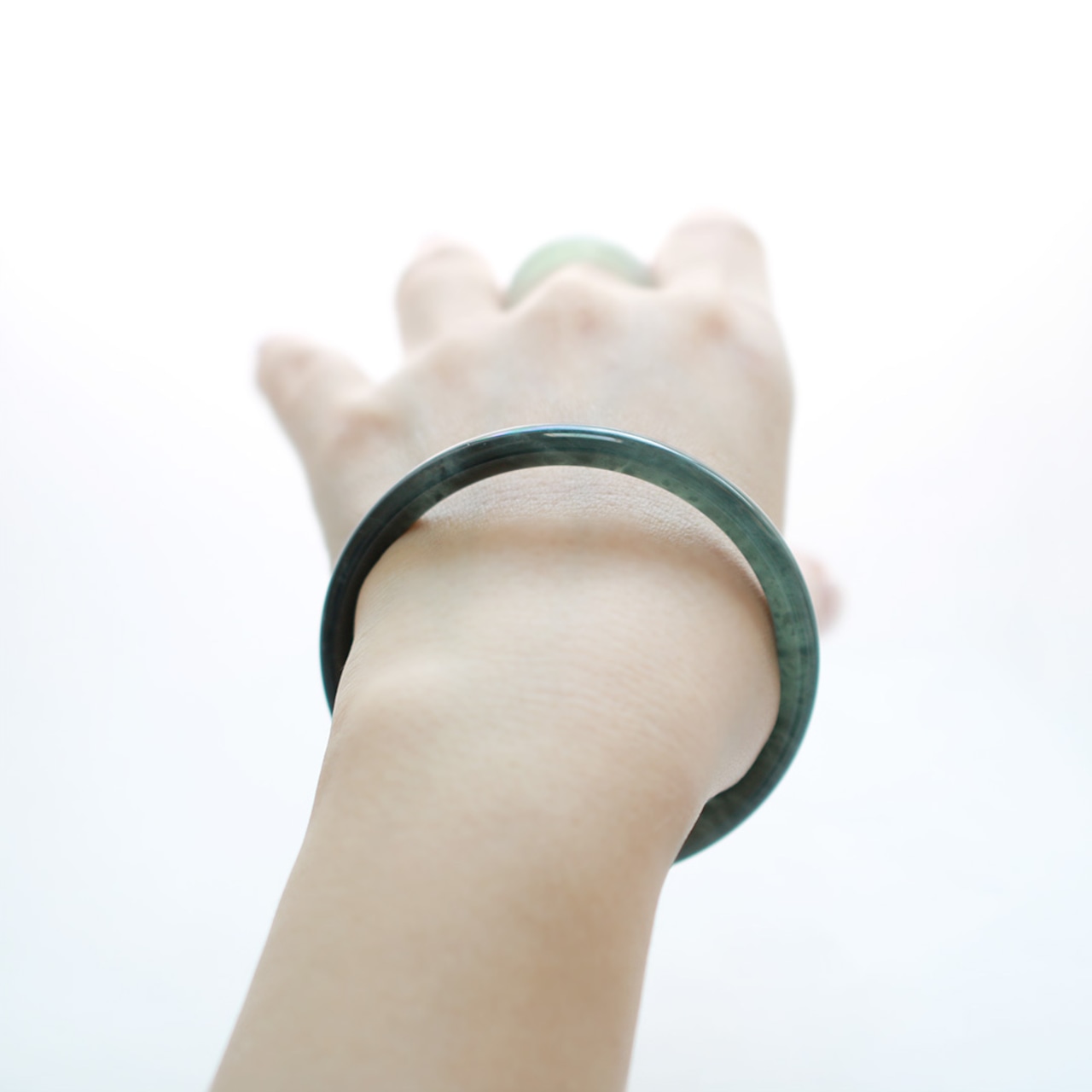 【内径 約60.1mm】princess/black 翡翠バングル A貨翡翠 jd_bg1326