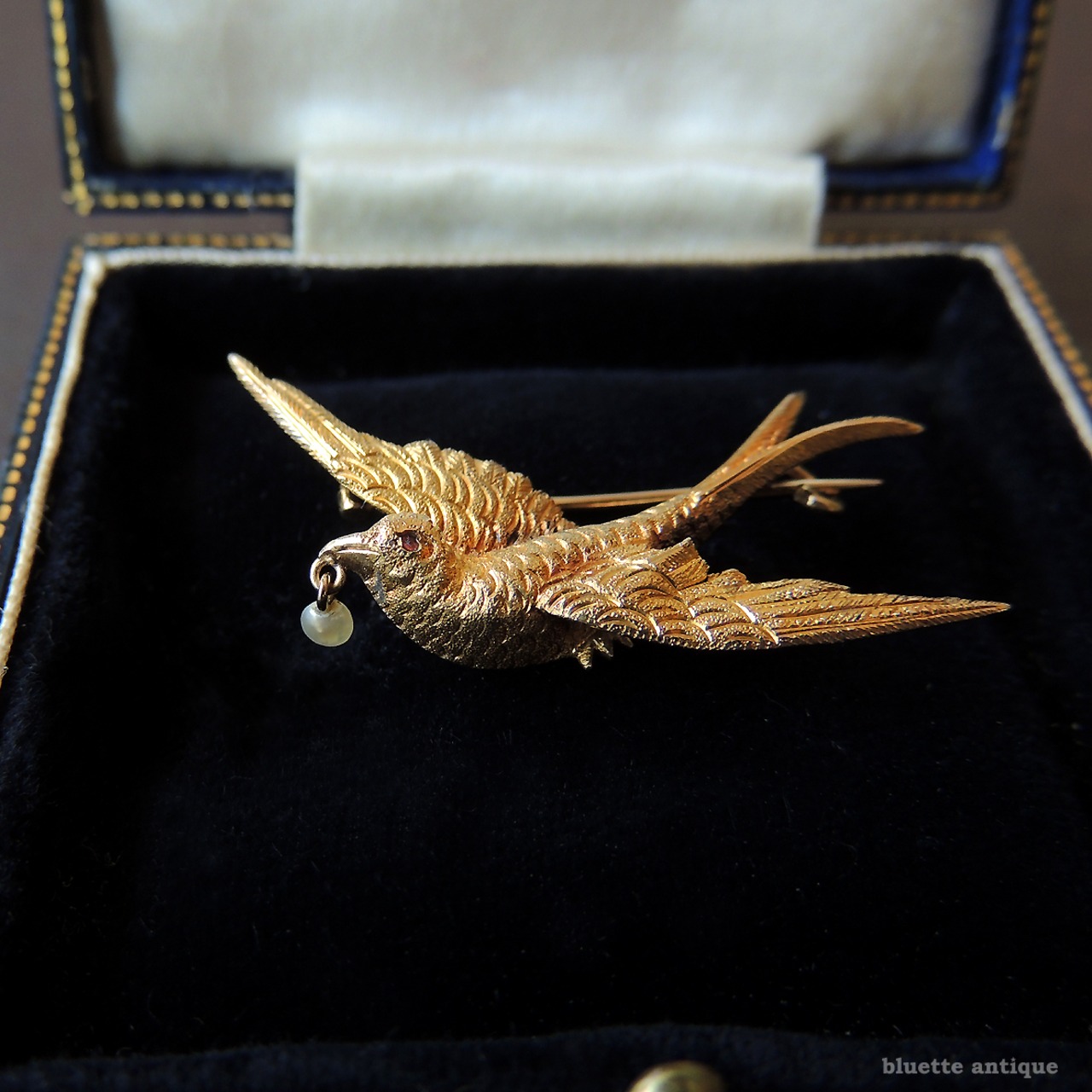 英国アンティークジュエリー 15ctゴールド 真珠 ツバメブローチ(アンティークボックス、ソーティングメモ付)