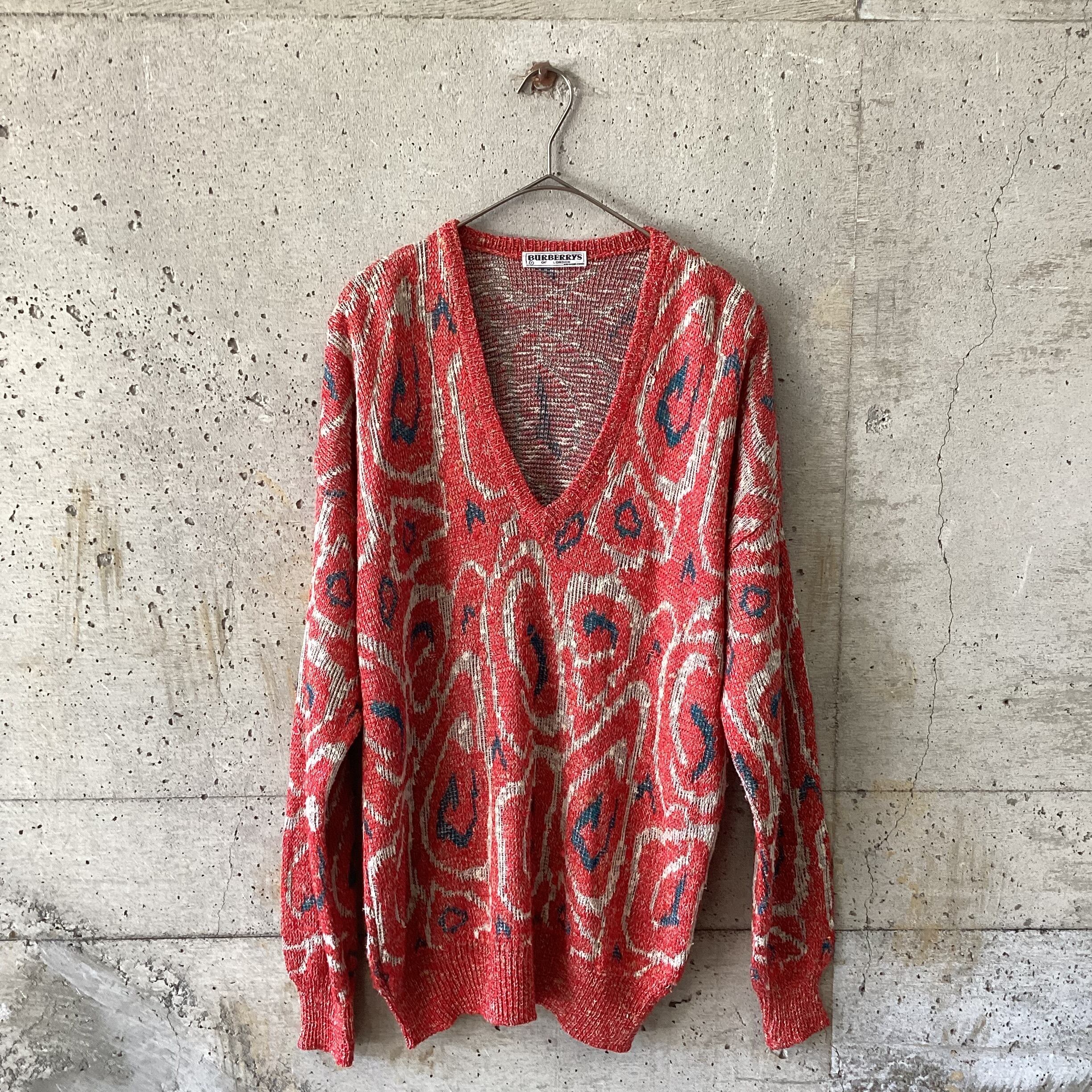 Red large pattern knit