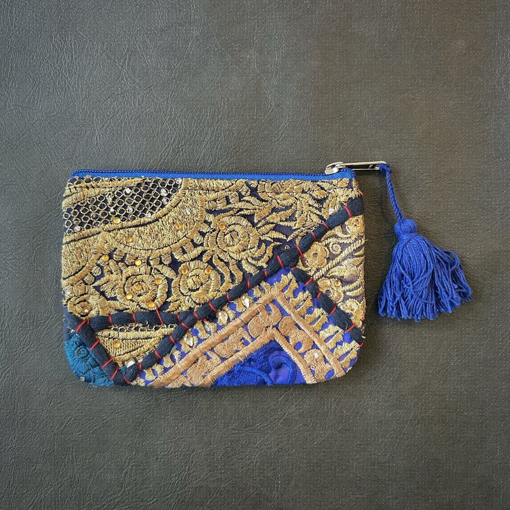 刺繍パッチワークポーチ カンバディア ブルーA