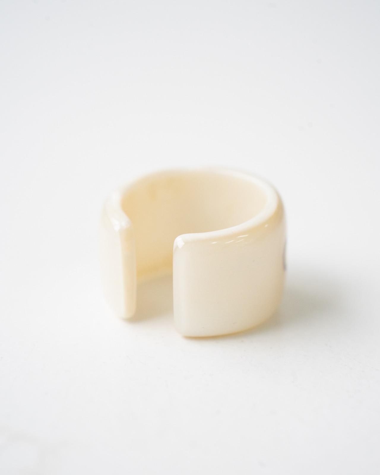 〈CHANEL〉Plastic ring 1990s