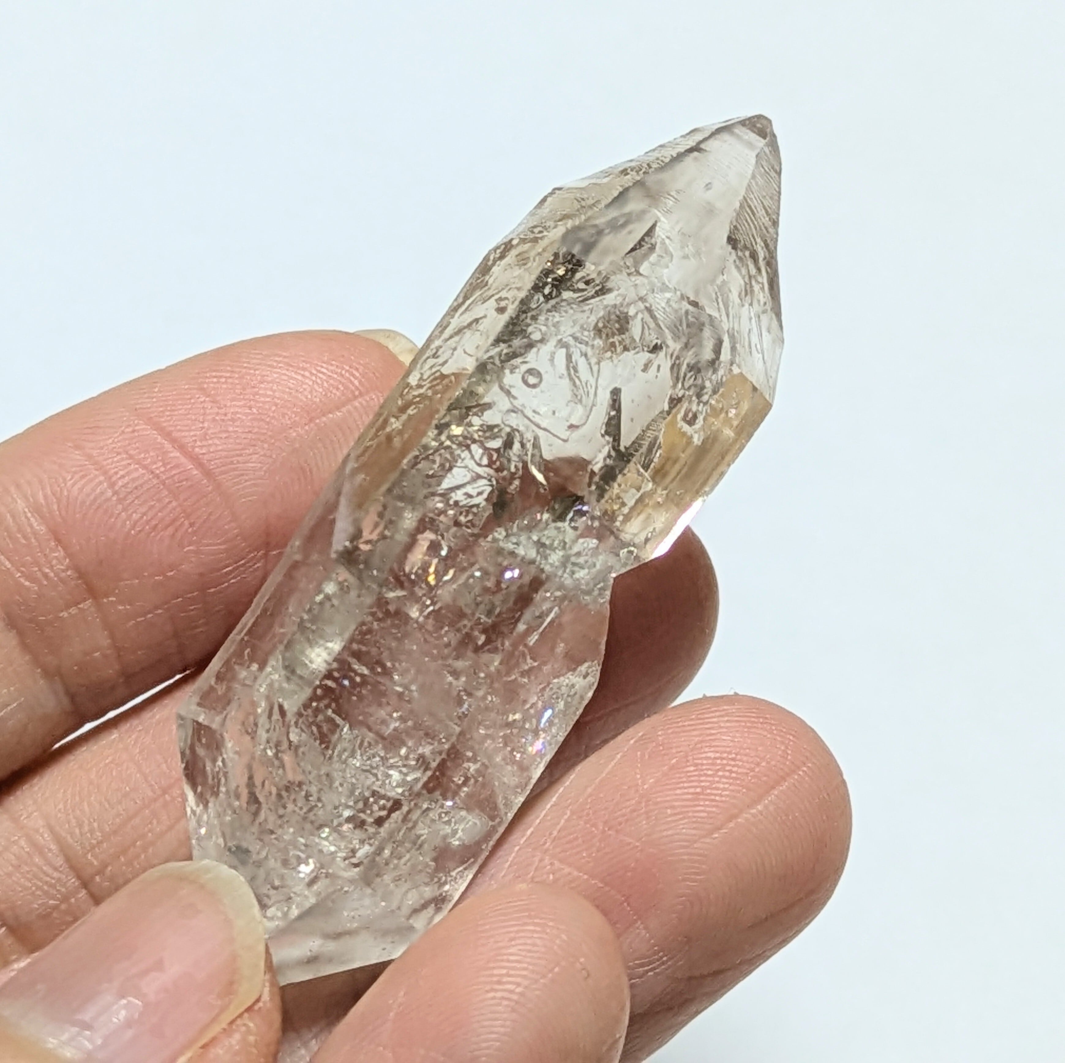 高波動・水入りエレスチャルDTクォーツ(レインボー&うっすらスモーキー)