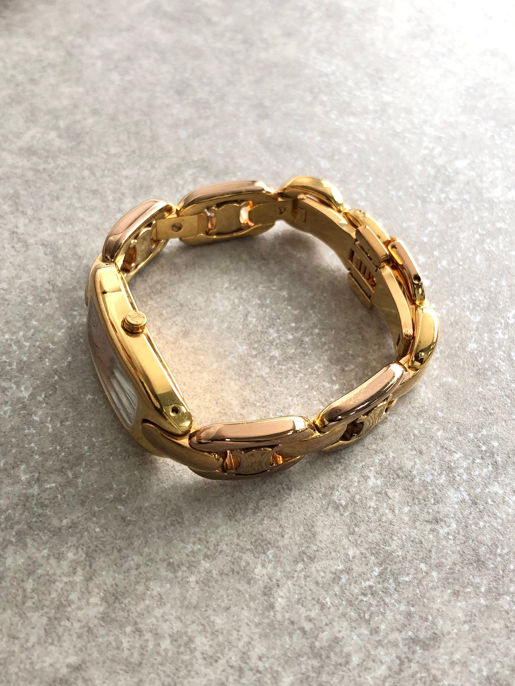 【希少】CELINE 腕時計 ヴィンテージ ロゴレザーQZ腕時計 ヴィンテージ|セリーヌ CELINE - 【公式】Rilish