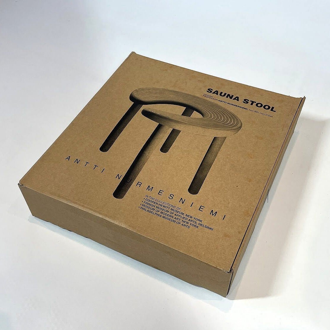 Sauna Stool by Antti Nurmesniemi | KOHSEKI