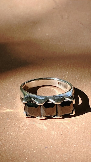 ♯13　silver ring =3蓮　black onyx=