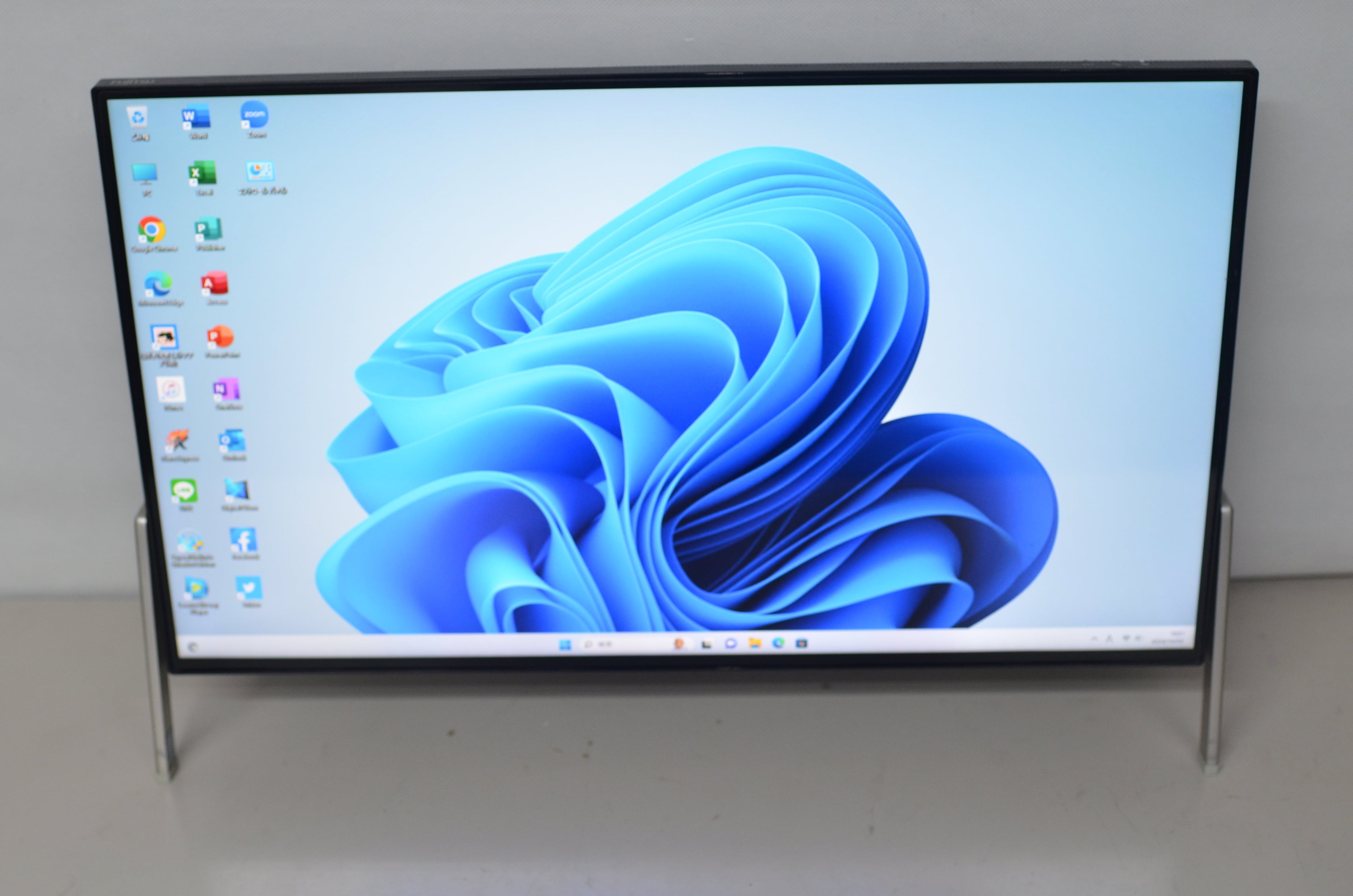 富士通一体型デスクトップ WF/B1 i7 7700HQ Windows11 中古一体型