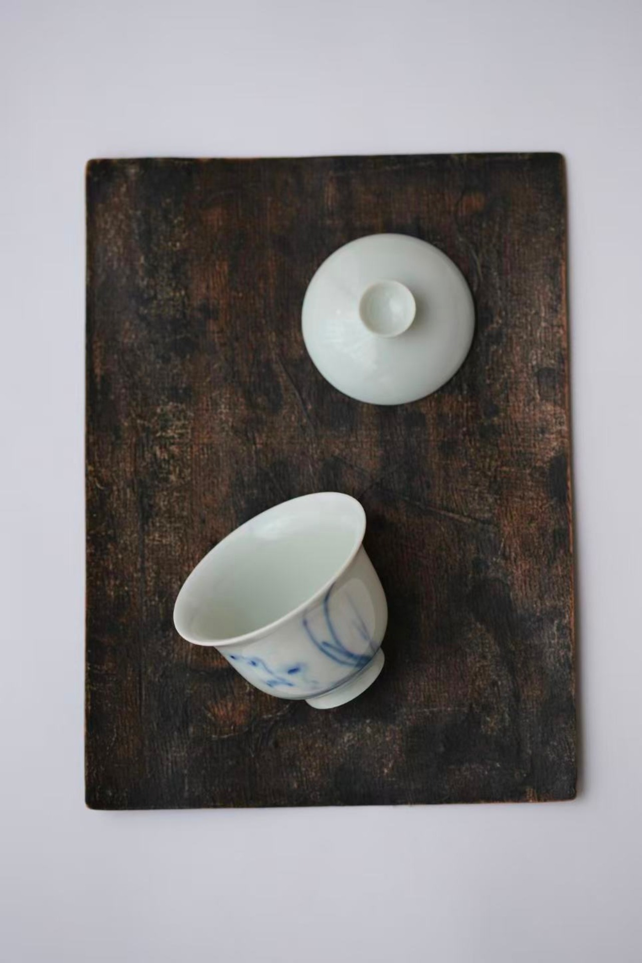 陸壽義 Lu Shouyi - 青花蓋碗 lidded cup