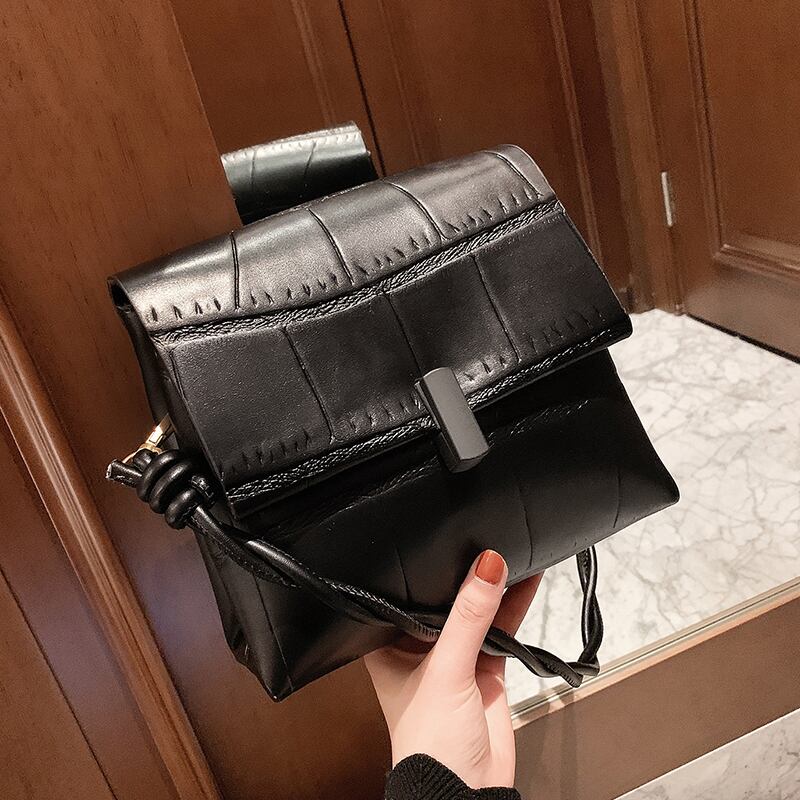 オータムウィンタースタンダードショルダーバッグスタイル レトロ 秋物 冬物 スクウェア メッセンジャーバッグ Tiancai_Wing_Bag39059089211