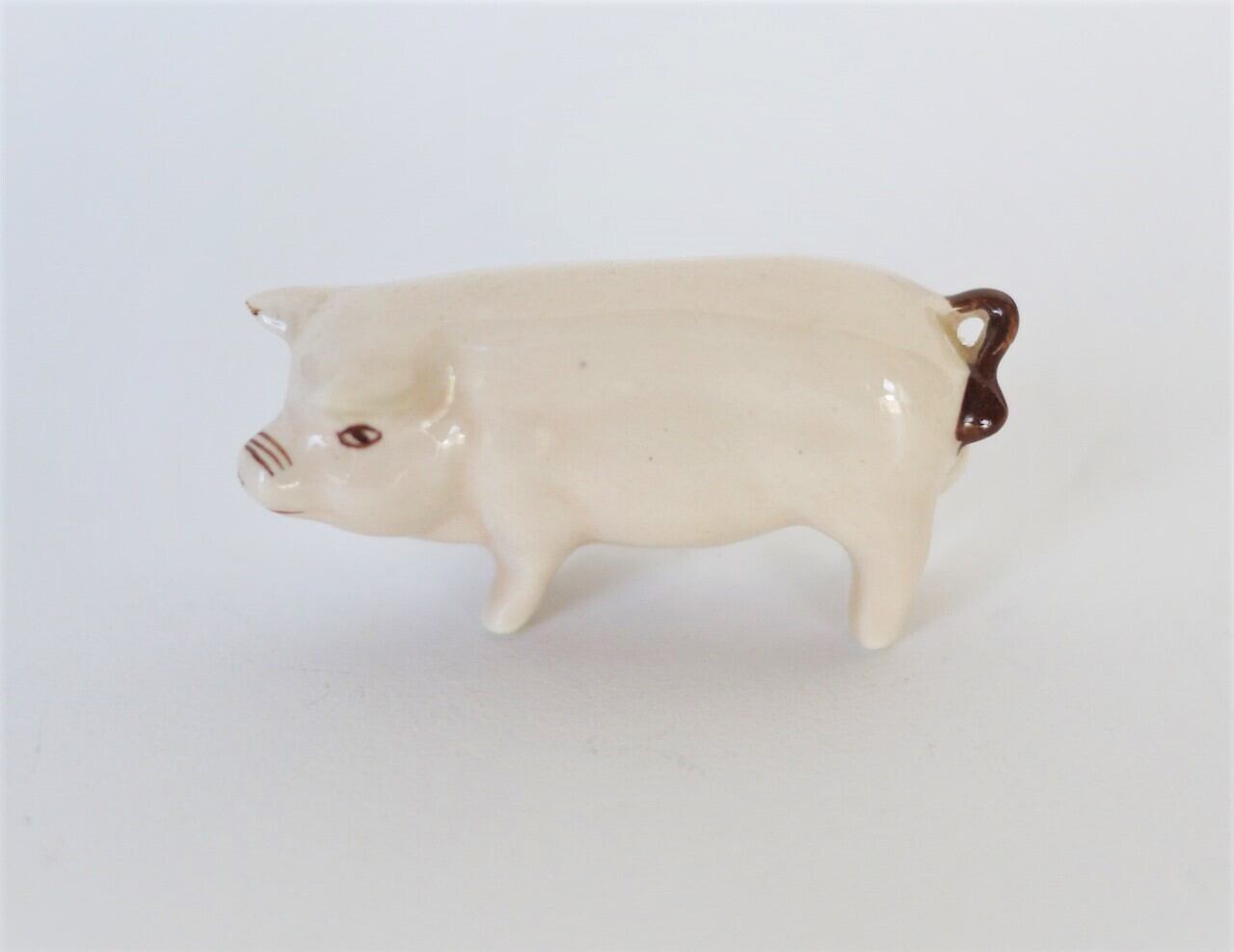 ブタのフィギュリン 置物 豆ブタ 磁器のブタさん