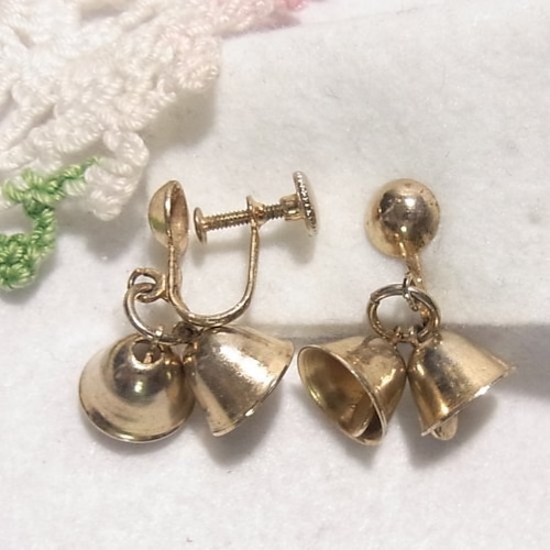 ベルが２つ下がるイヤリング　コスチュームジュエリーのセール通販　9187E