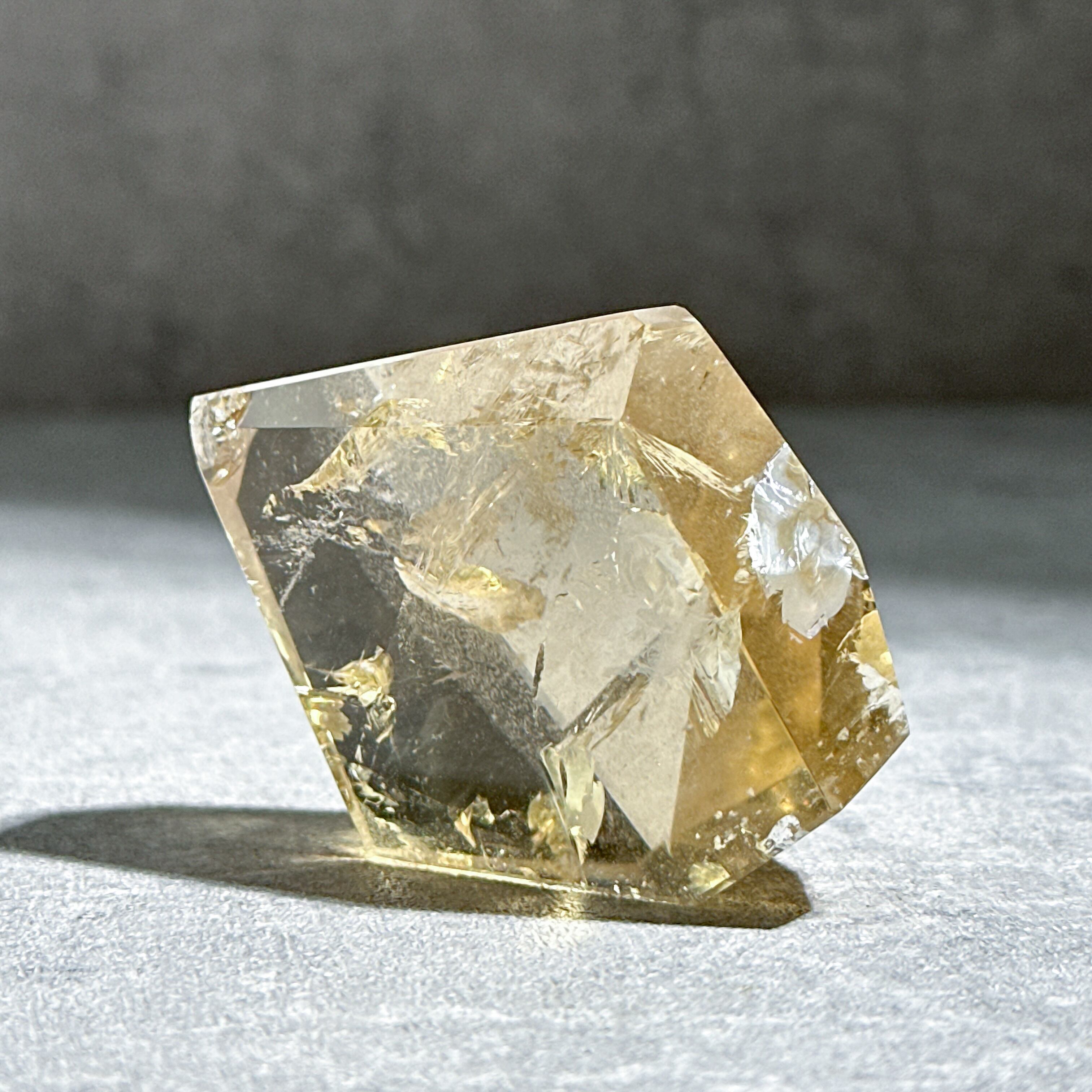 シトリン（黄水晶） フリーフォーム22◇ Citrine ◇ 天然石・鉱物
