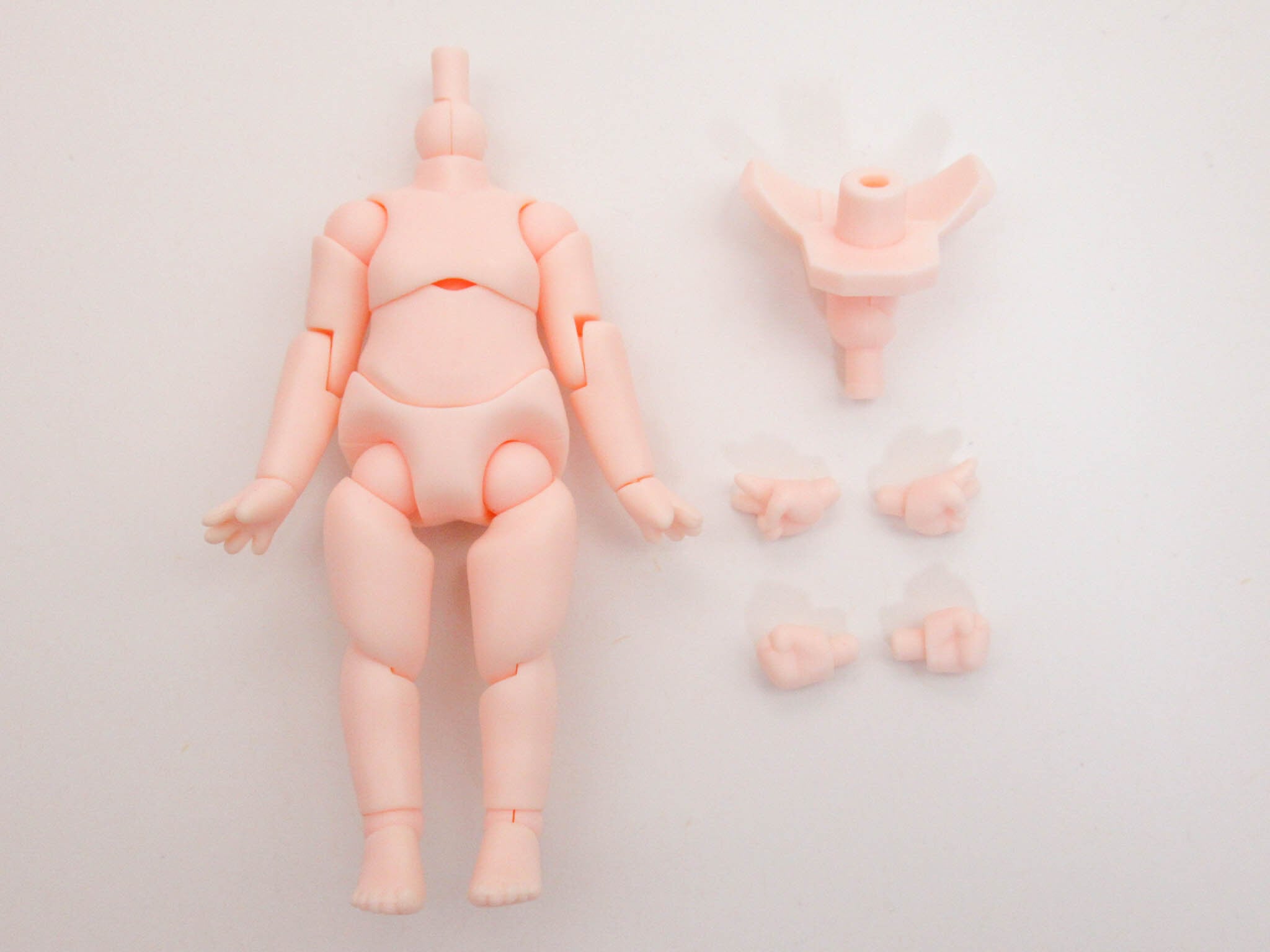 再入荷 ねんどろいどどーる archetype Girl[cream] 素体 ※注意事項あり