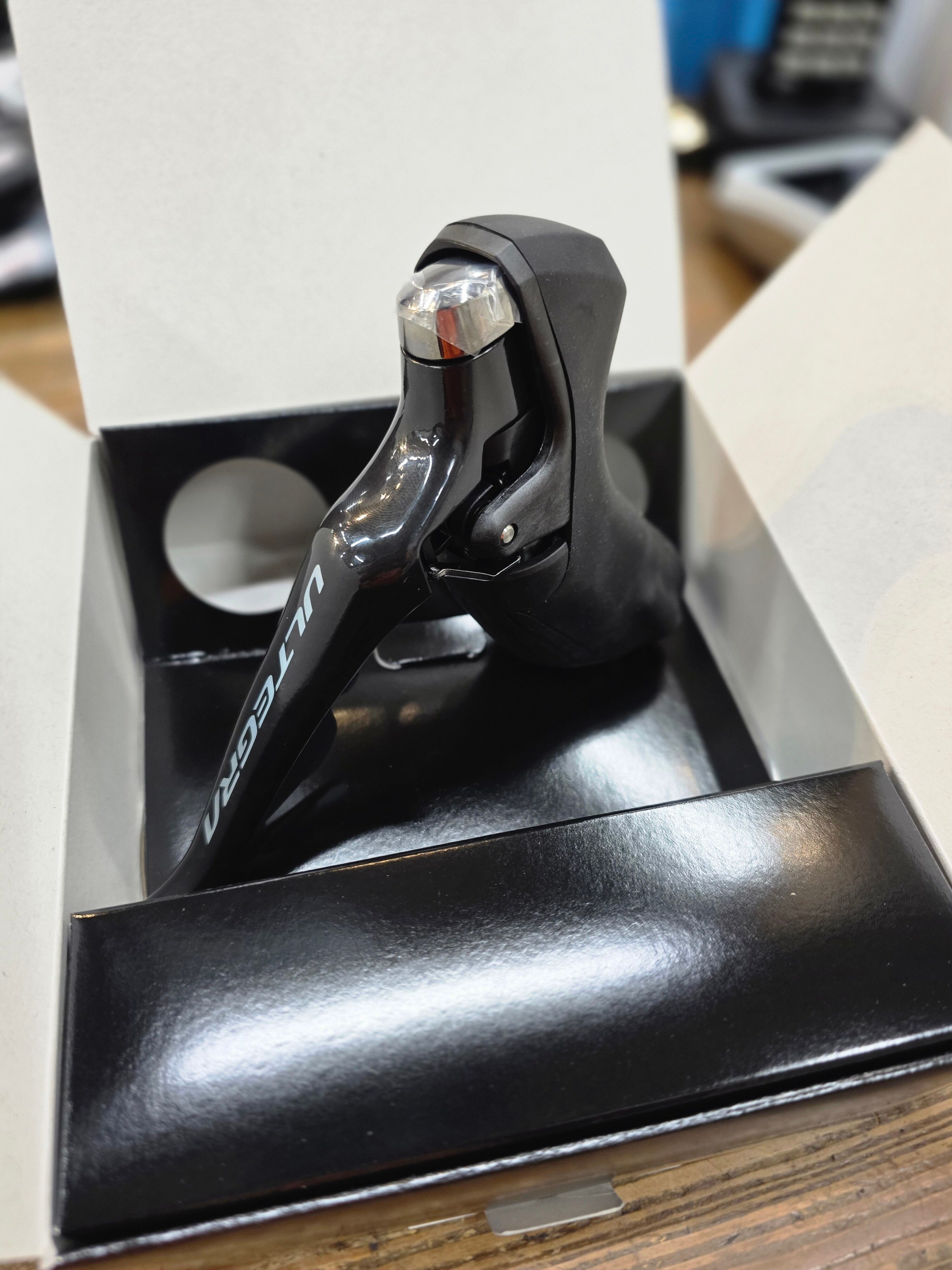 新品】SHIMANO ULTEGRA シフト／ブレーキレバー ST-R8000-右のみ。 11