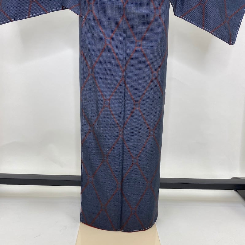 大島紬 十字絣 紺 袷 お洒落着 普段着 正絹 裄62.5cm 身丈159.5 大島紬 十字絣 紺 袷 お洒落着 普段着 正絹 裄62.5cm 身丈159.5