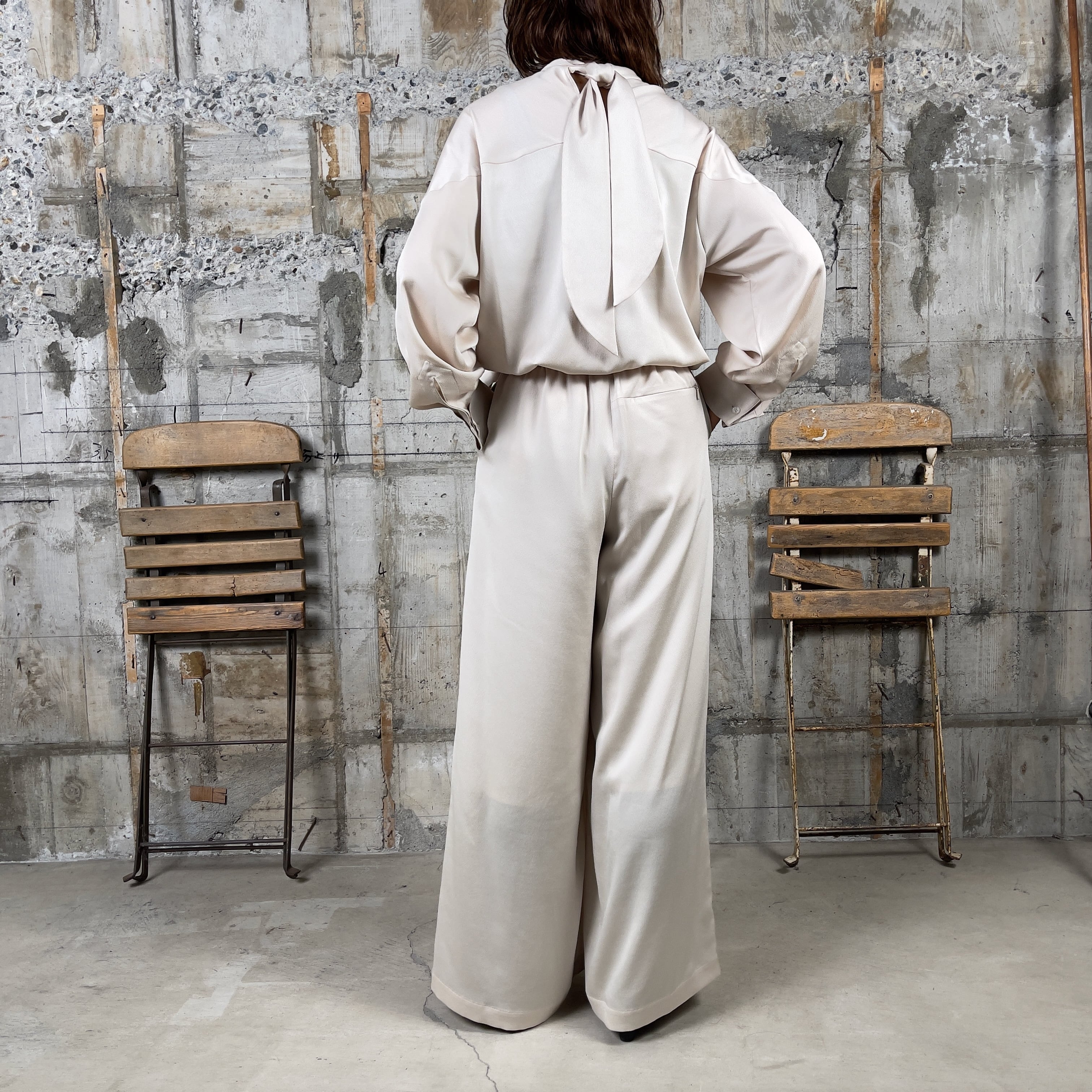 HYKE【ハイク】HAMMER SATIN WIDE LEG PANTS (13311) | glamour online