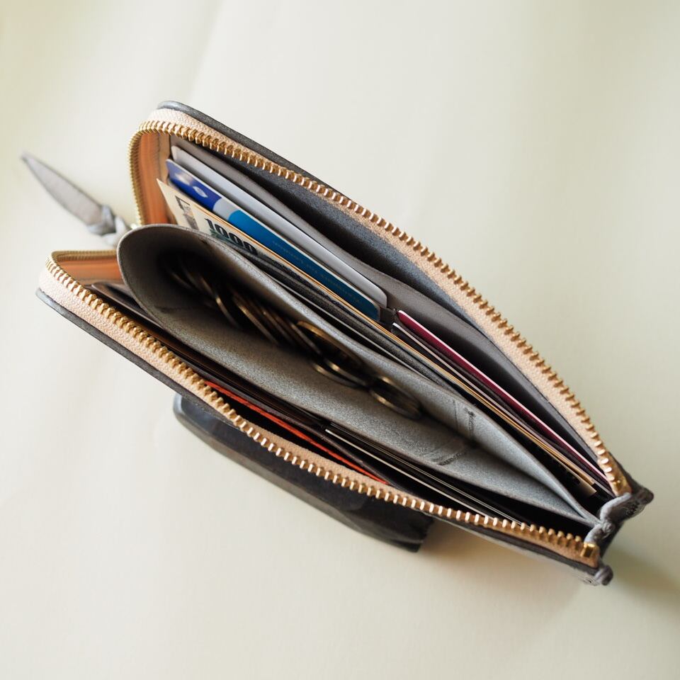 L字ファスナーの長財布 / グレー | 皮美輝や