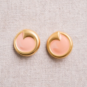 Valentine's Day Marche: Salmon pink enamel & matte gold abstract earrings