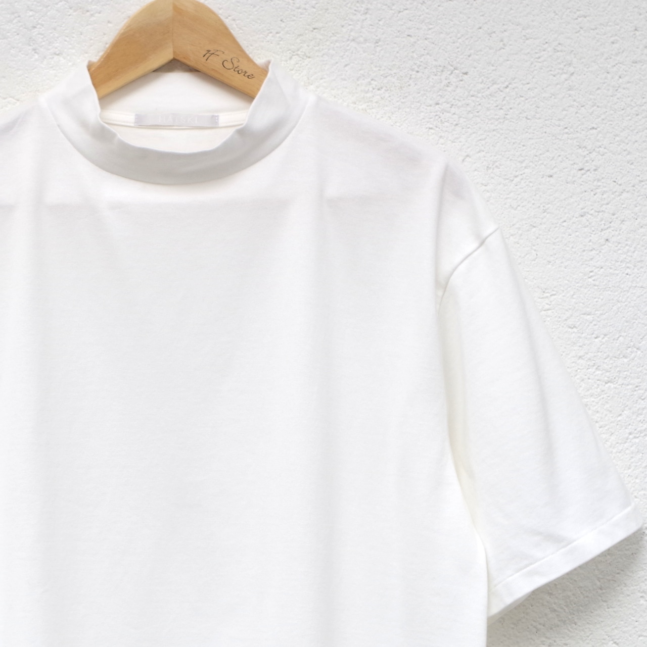 HATSKI Mock Neck  S/S Tee