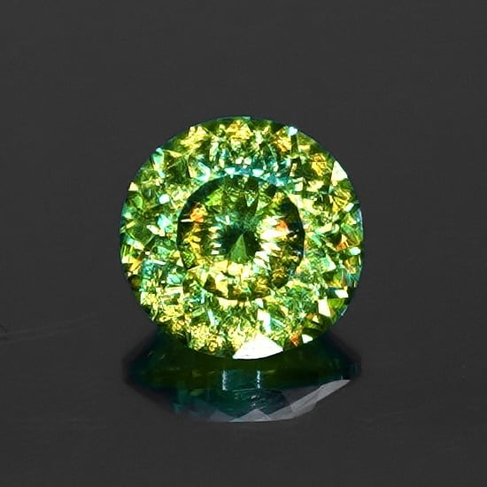 【Bright Brilliant Cut™️ “129 Facets” 】色彩が躍る翆黄の幻影 0.64ct 天然 スフェーン