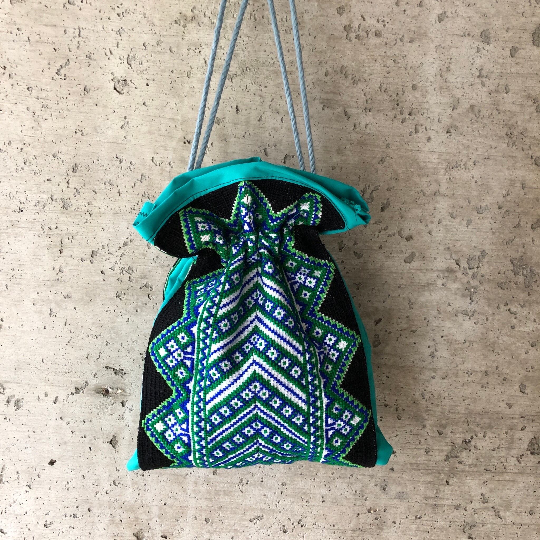 HB505】 モン族刺繍クロス ハンドメイドポーチ 巾着1個 | ビンテージ