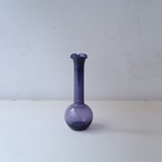 すみれ色の一輪挿し