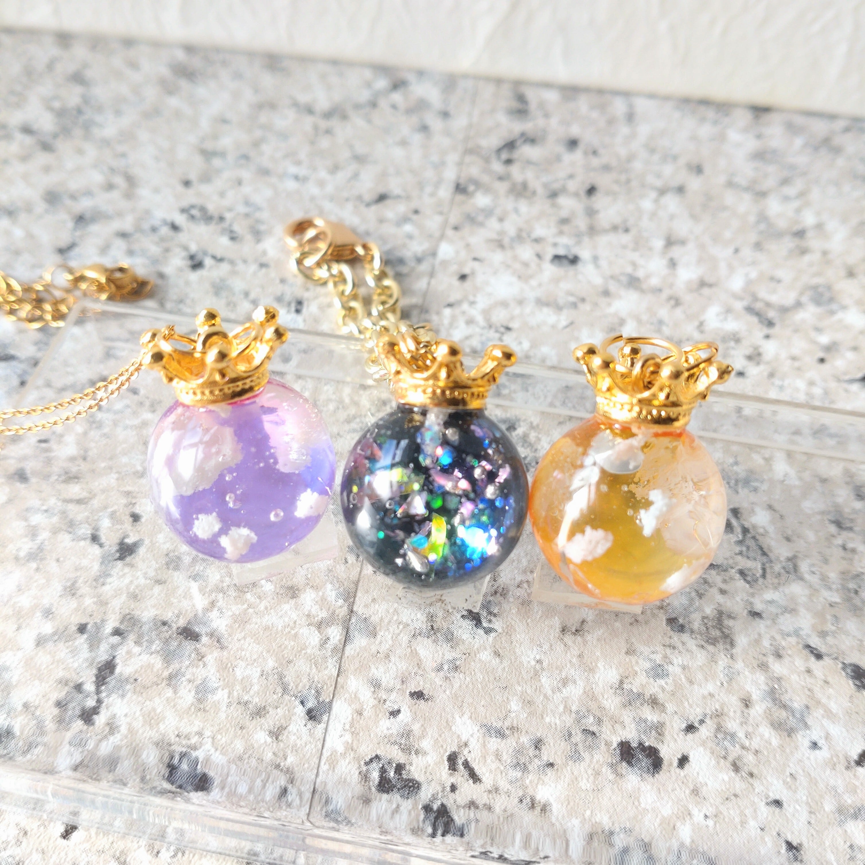【ハンドメイド】宇宙玉チャーム　３個 ハンドメイド】宇宙玉チャーム 3個 レジン 宇宙玉 アクセサリー