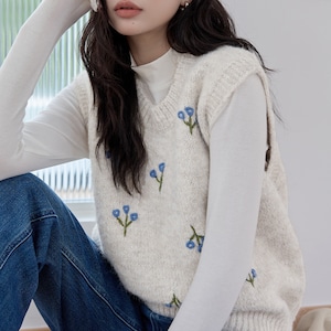 embroidered flower knit vest