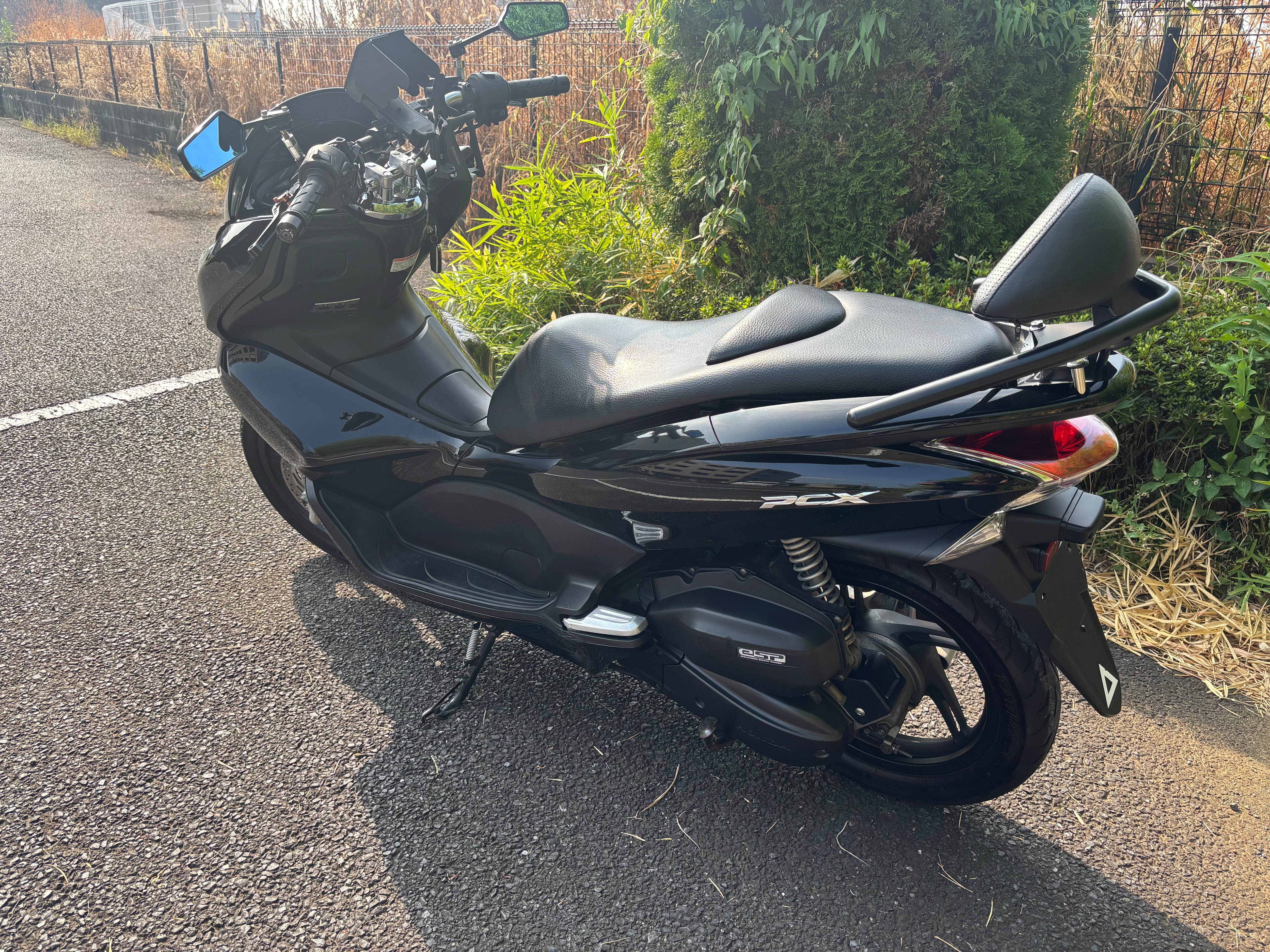 PCX125 JF28 後期 モリワキマフラー バックレスト | K・B・S