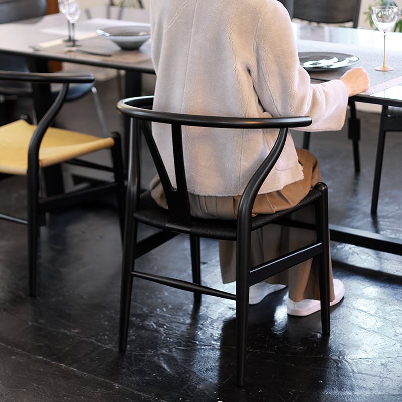 完売いたしました》限定生産 Yチェア CH24 ユーカリ・ブラック塗装