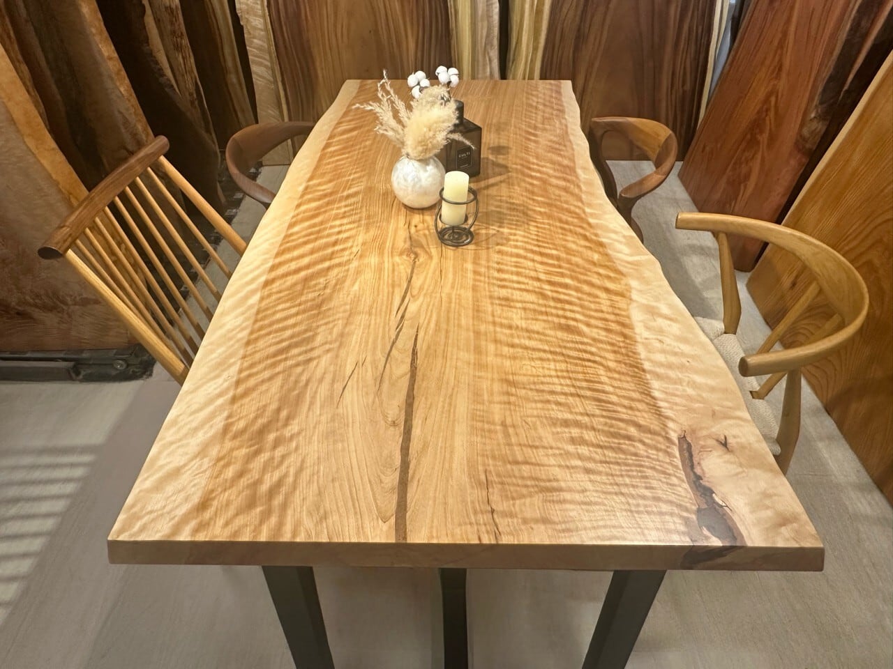 真樺（マカバ）_1800×770-800-900×60_浅草本店_テーブル天板/一枚板