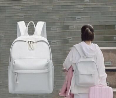 ご購入者様決定シロクマリュックサック ベアー 白 大容量ナップサック