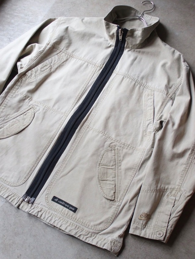 1990’s Nike ACG Big zipper cotton jacket. size large .