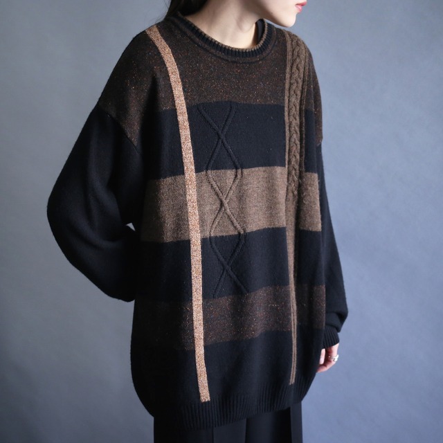 good coloring switch and 3D cable knit pattern loose sweater
